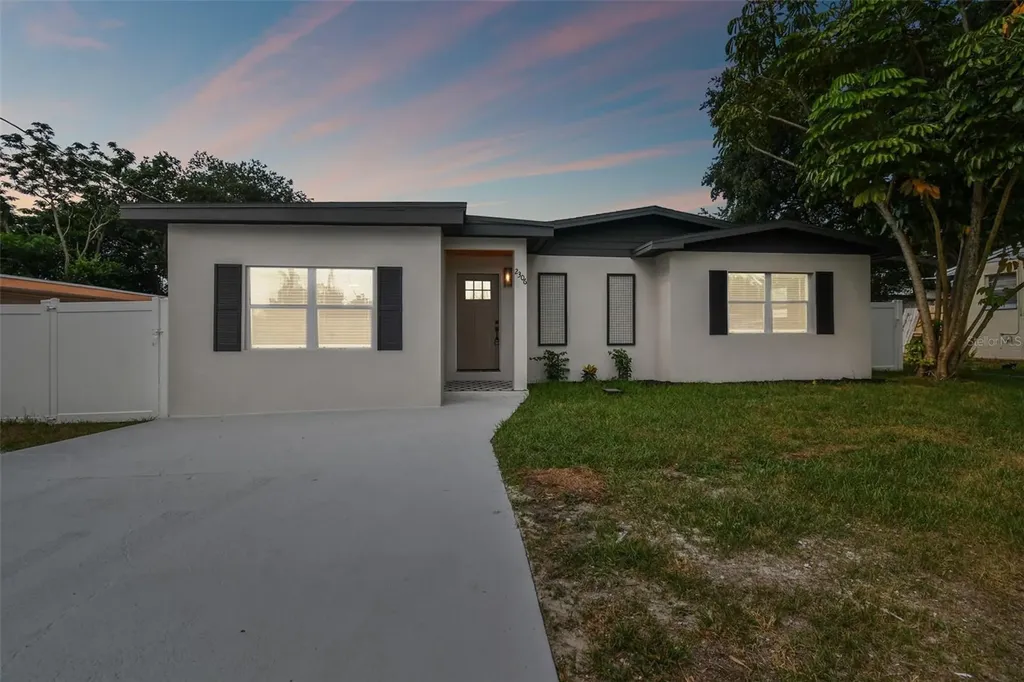 2306 W Norfolk Street Tampa FL 33604