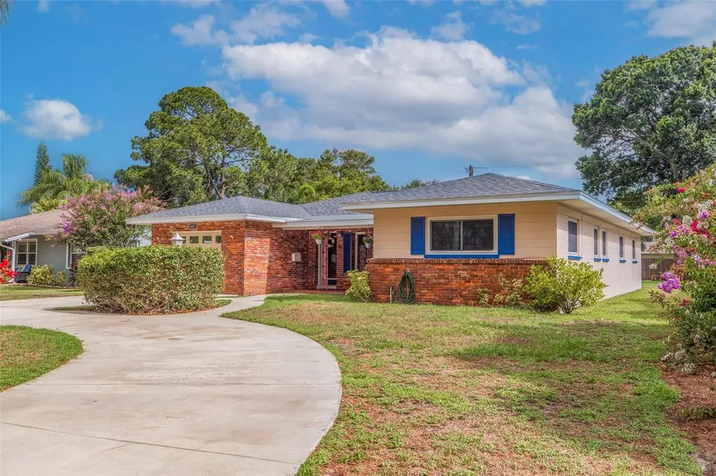 5445 11th Avenue N St Petersburg FL 33710