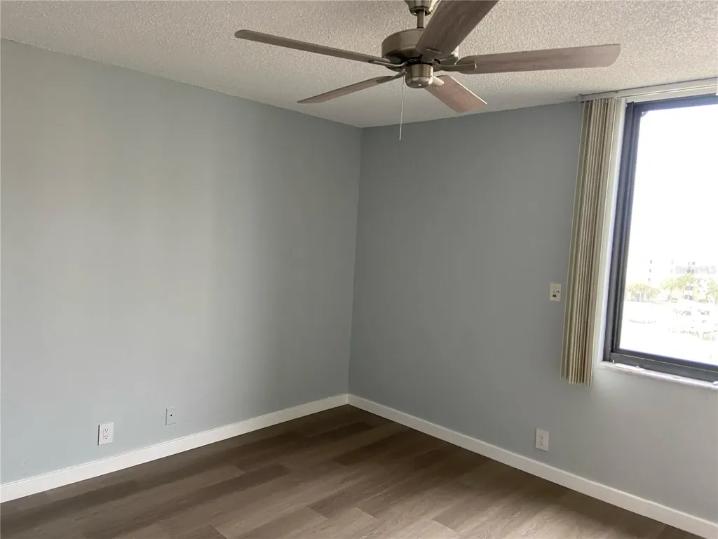 255 Dolphin Point Clearwater FL 33767