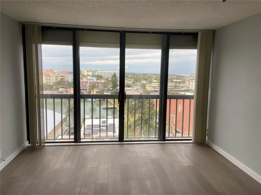255 Dolphin Point Clearwater FL 33767
