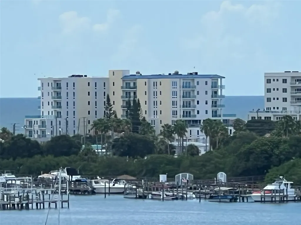 255 Dolphin Point Clearwater FL 33767