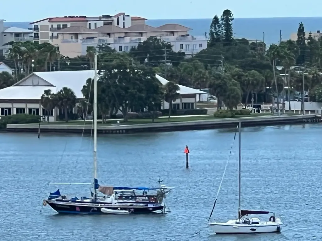 255 Dolphin Point Clearwater FL 33767