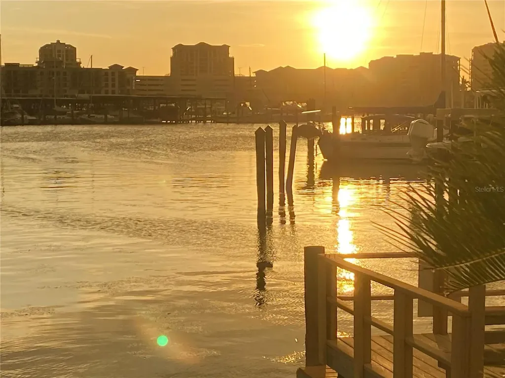 255 Dolphin Point Clearwater FL 33767