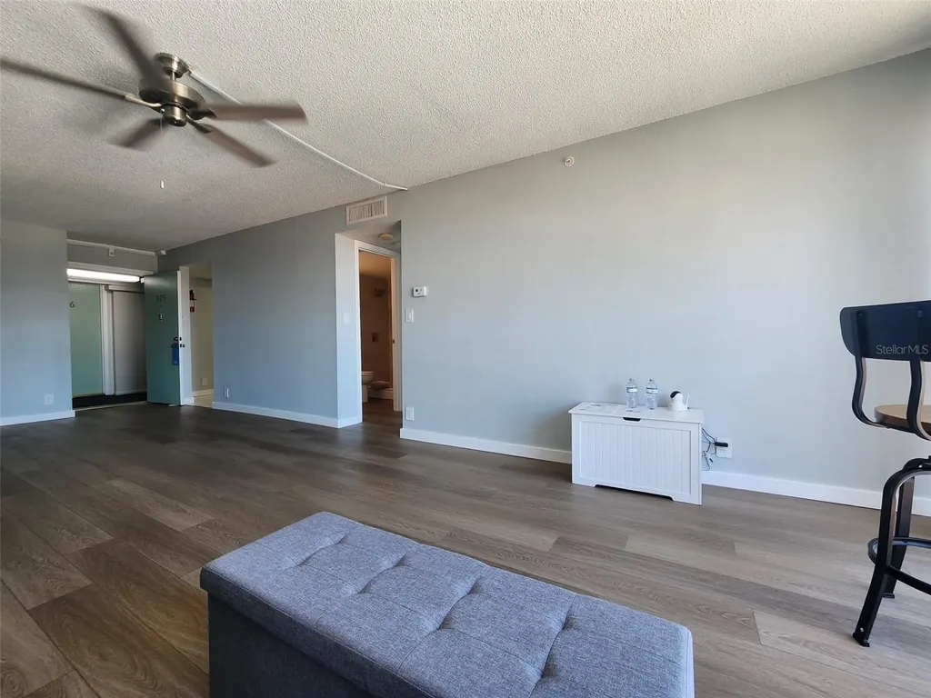 255 Dolphin Point Clearwater FL 33767