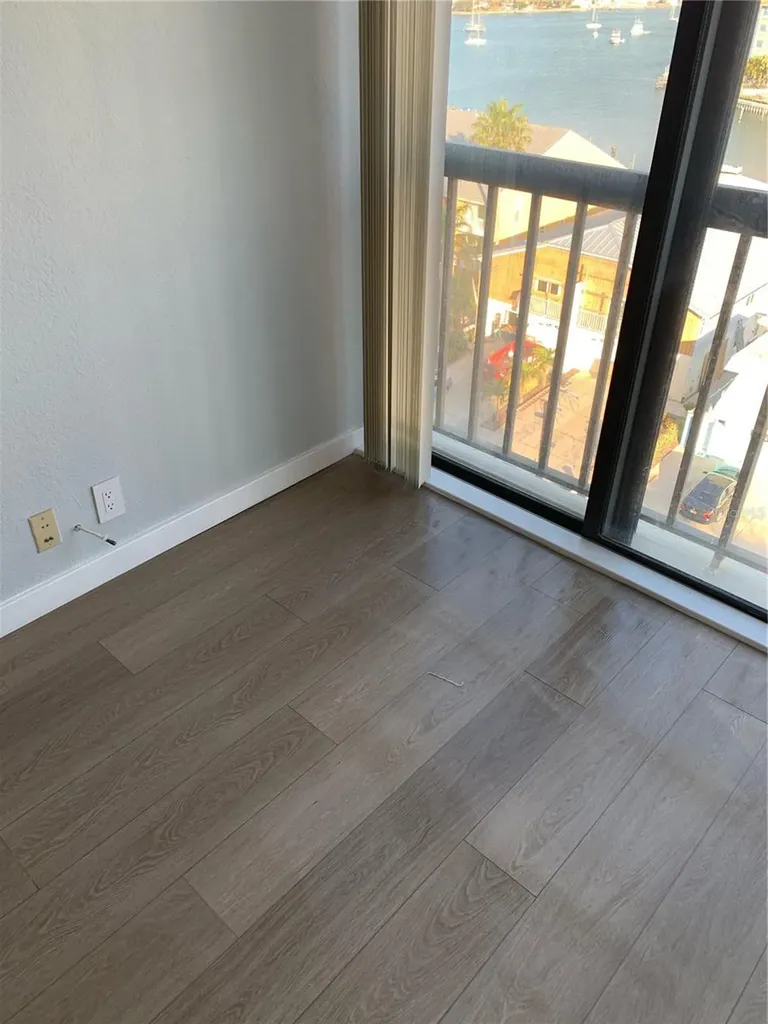 255 Dolphin Point Clearwater FL 33767