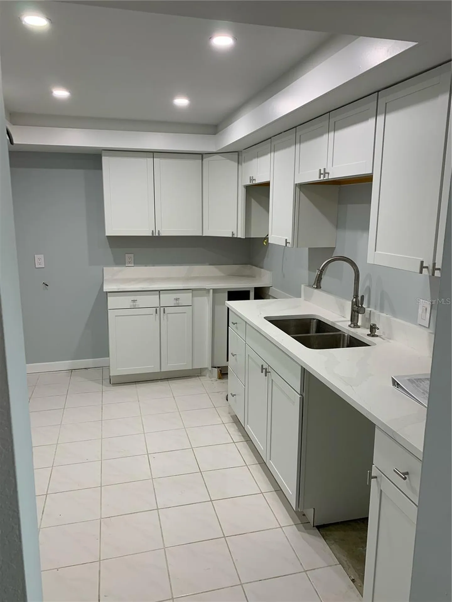 255 Dolphin Point Clearwater FL 33767