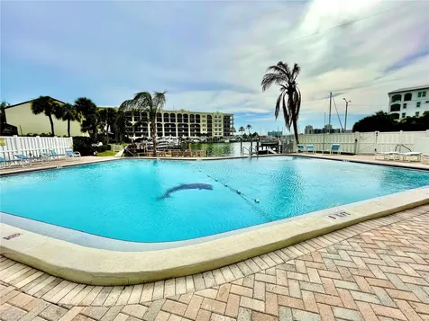 255 Dolphin Point Clearwater FL 33767