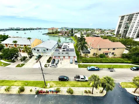 255 Dolphin Point Clearwater FL 33767