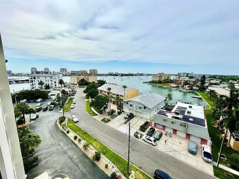 255 Dolphin Point Clearwater FL 33767