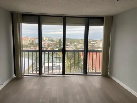 255 Dolphin Point Clearwater FL 33767