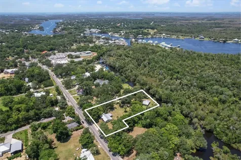 5425 S Magnolia Avenue Homosassa FL 34448