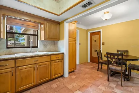 2467 36th Avenue N St Petersburg FL 33713