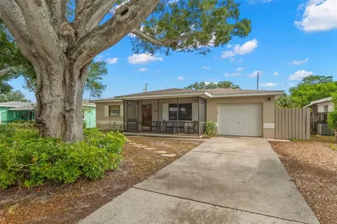 2467 36th Avenue N St Petersburg FL 33713