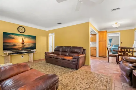 2467 36th Avenue N St Petersburg FL 33713