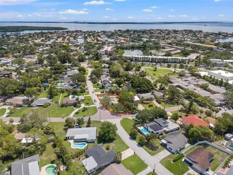 4531 Venetian Boulevard NE St Petersburg FL 33703