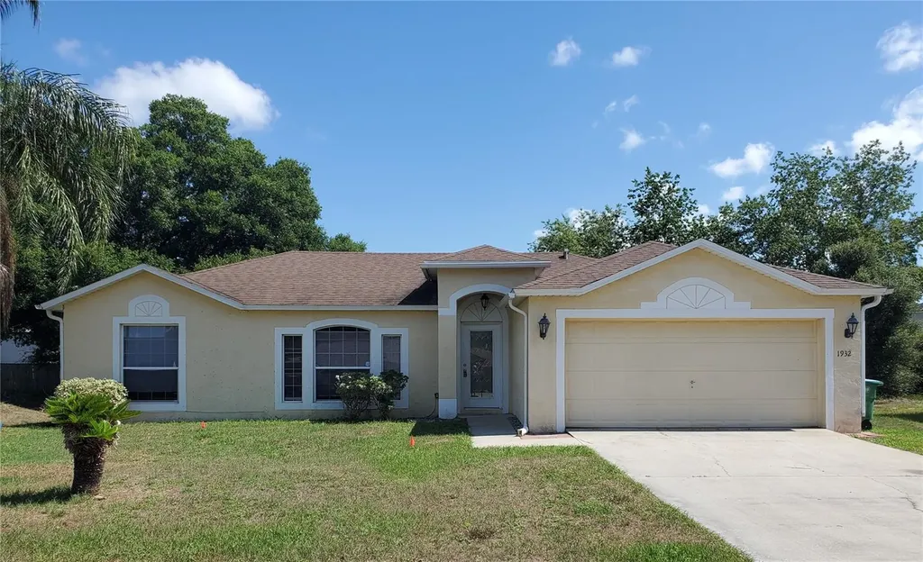 1932 Lavina Street Deltona FL 32738