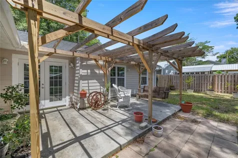 824 SW 2nd Street Trenton FL 32693