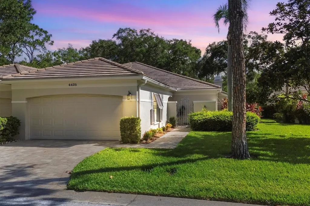 4425 Oakley Greene Sarasota FL 34235
