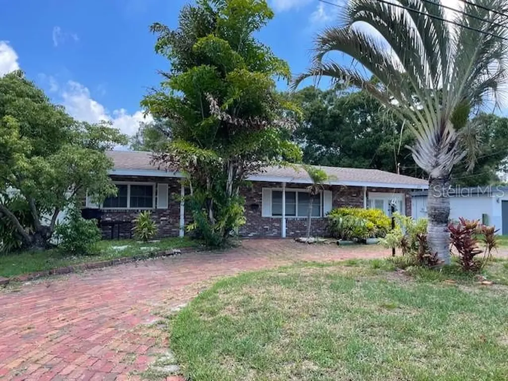 243 45th Avenue NE St Petersburg FL 33703