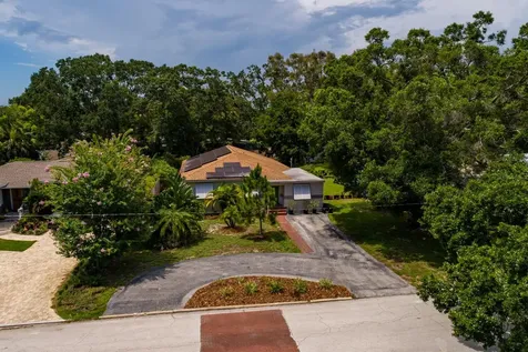 8035 Country Club Road N St Petersburg FL 33710