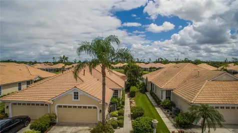 4910 Whispering Oaks Drive North Port FL 34287