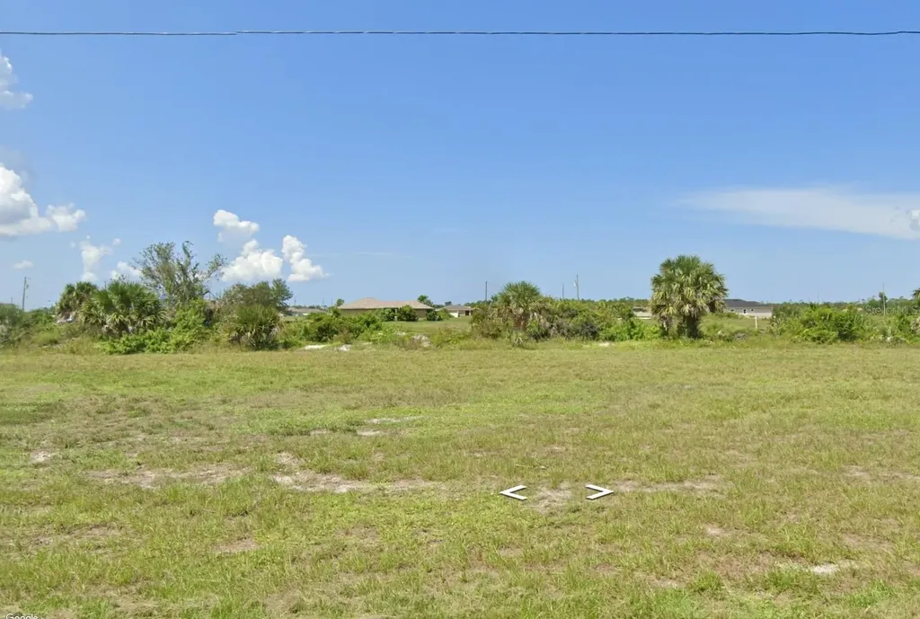 4042 NW 37th Avenue Cape Coral FL 33993