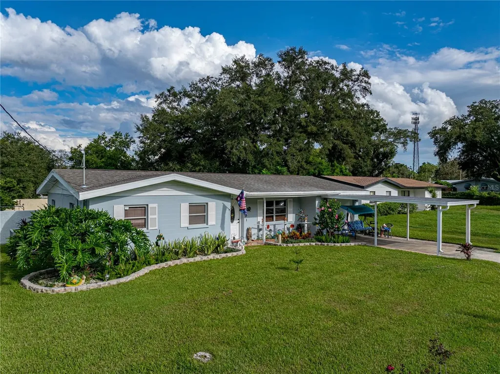 908 N Crystal Terrace Plant City FL 33563