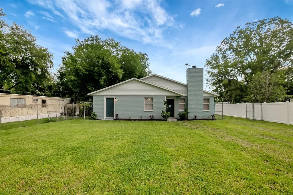 2222 Christy Lane Lakeland FL 33801