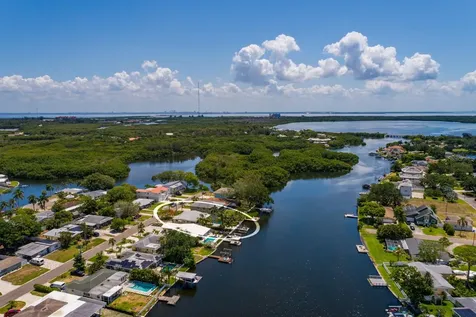 340 89th Avenue NE St Petersburg FL 33702