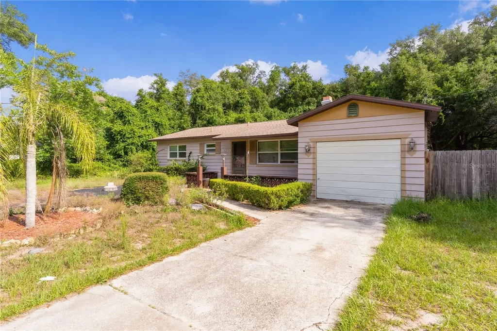 4043 Lake Griffin Road Lady Lake FL 32159