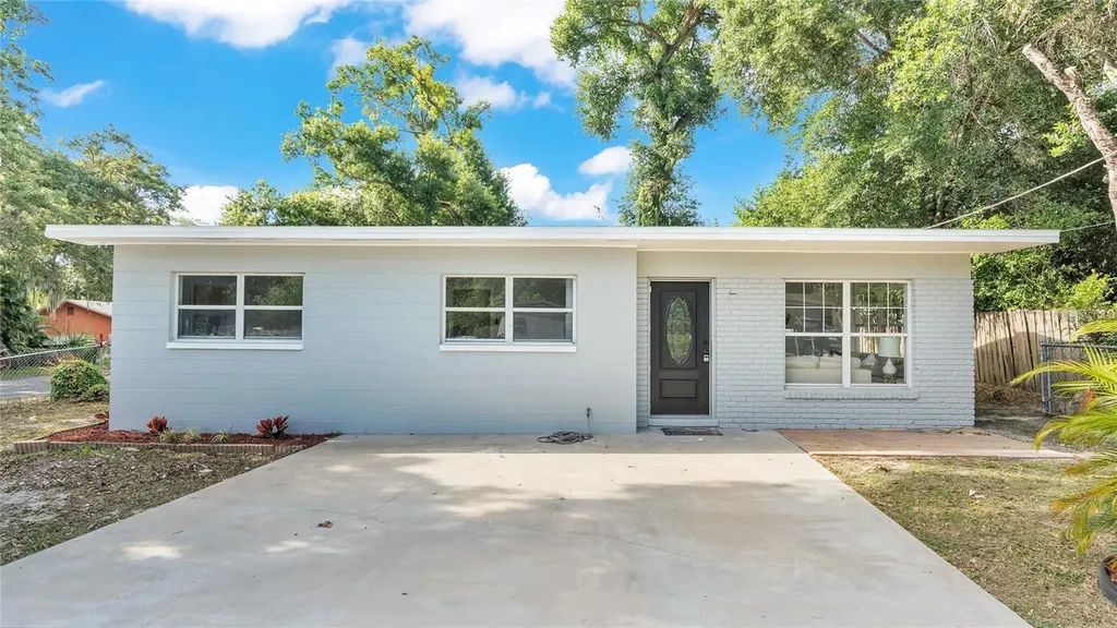802 S Castle Court Tampa FL 33612