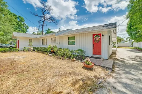 211 43rd Street W Bradenton FL 34209
