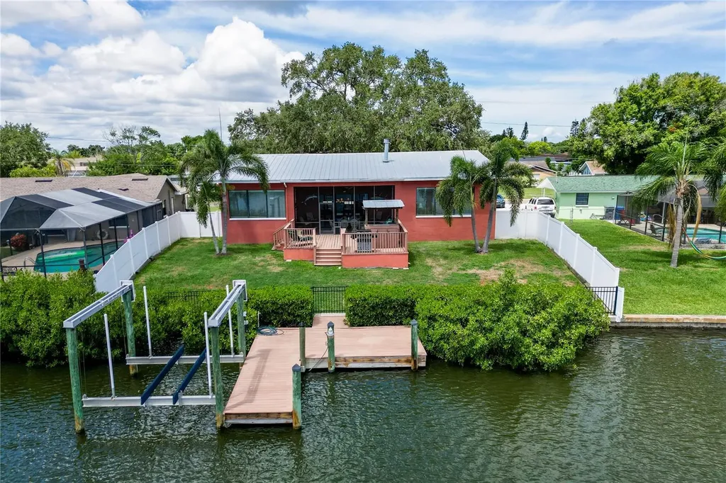 429 Flamingo Drive Apollo Beach FL 33572