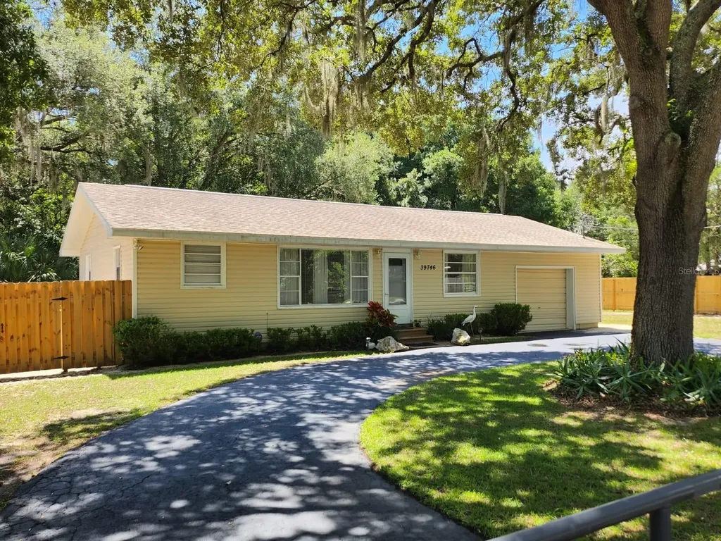 39746 Magnolia Street Lady Lake FL 32159