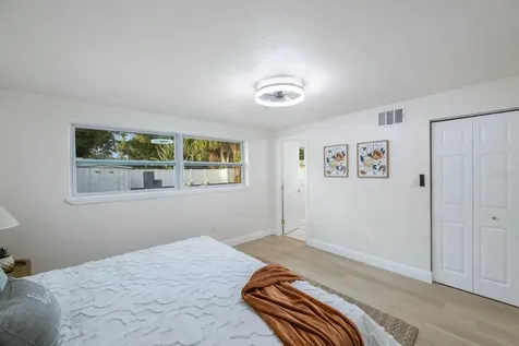 6324 41st Avenue N St Petersburg FL 33709