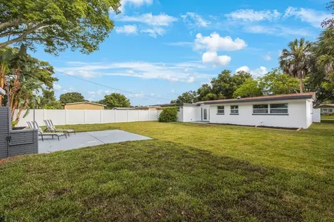 6324 41st Avenue N St Petersburg FL 33709