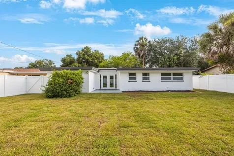 6324 41st Avenue N St Petersburg FL 33709