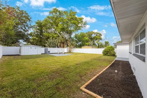 6324 41st Avenue N St Petersburg FL 33709