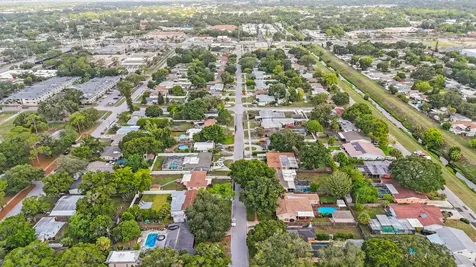 6324 41st Avenue N St Petersburg FL 33709