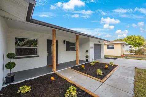 6324 41st Avenue N St Petersburg FL 33709