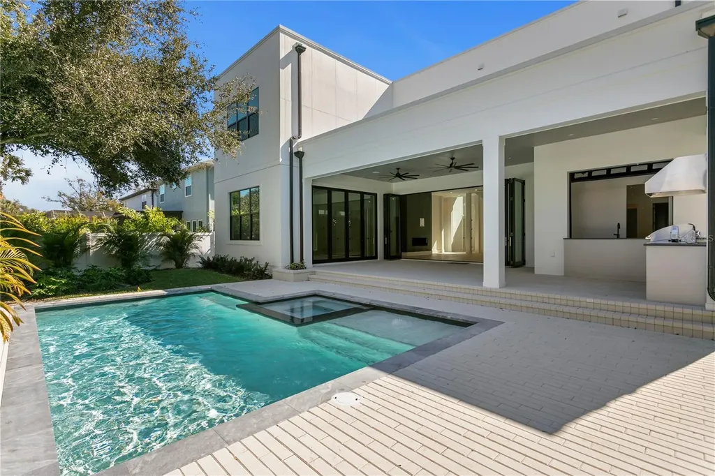 4305 W Zelar Street Tampa FL 33629