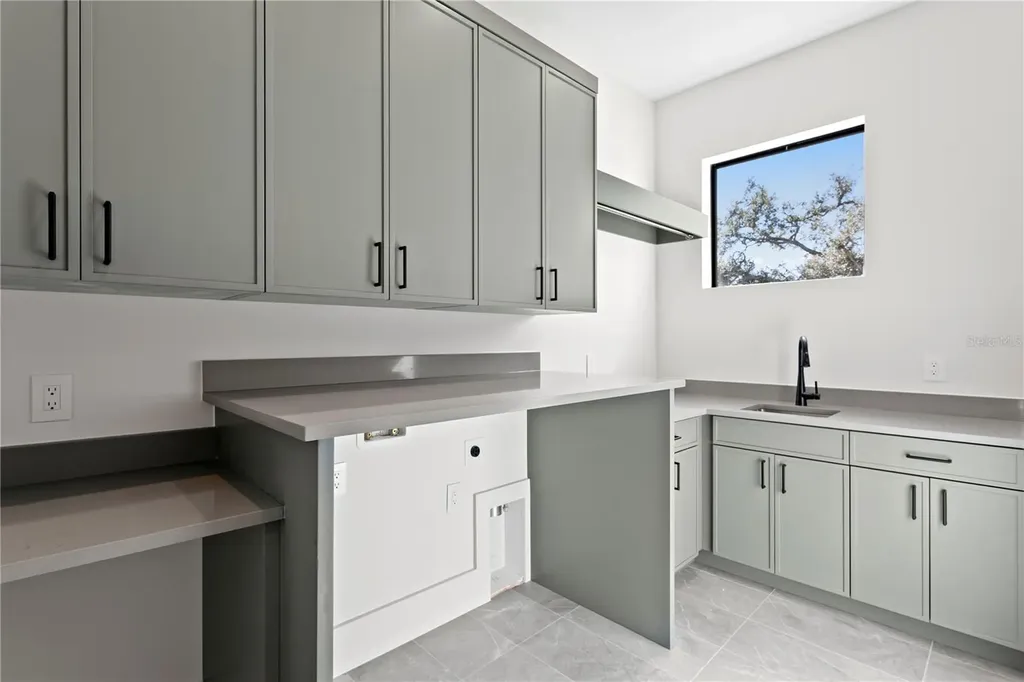 4305 W Zelar Street Tampa FL 33629