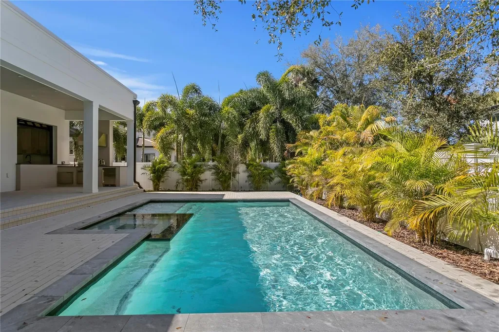 4305 W Zelar Street Tampa FL 33629