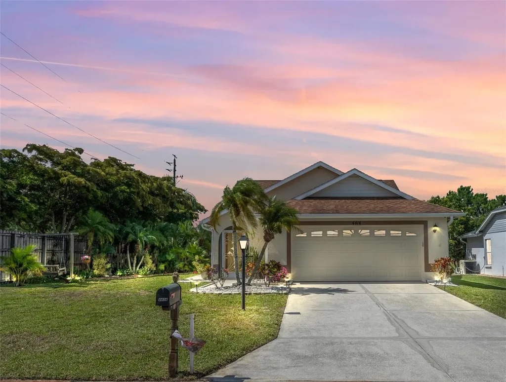 4414 70th Drive E Sarasota FL 34243