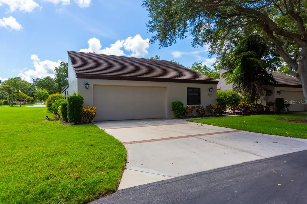 3830 Glen Oaks Manor Drive Sarasota FL 34232