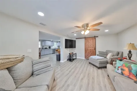 8912 El Portal Drive Tampa FL 33604