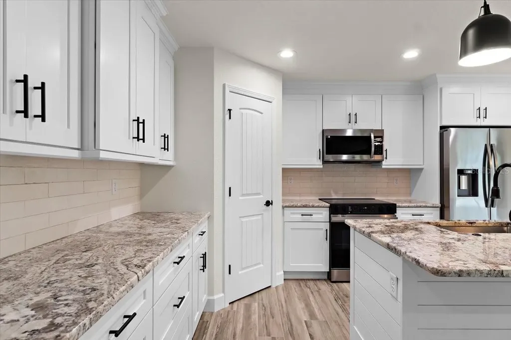 9187 Prospect Avenue Englewood FL 34224