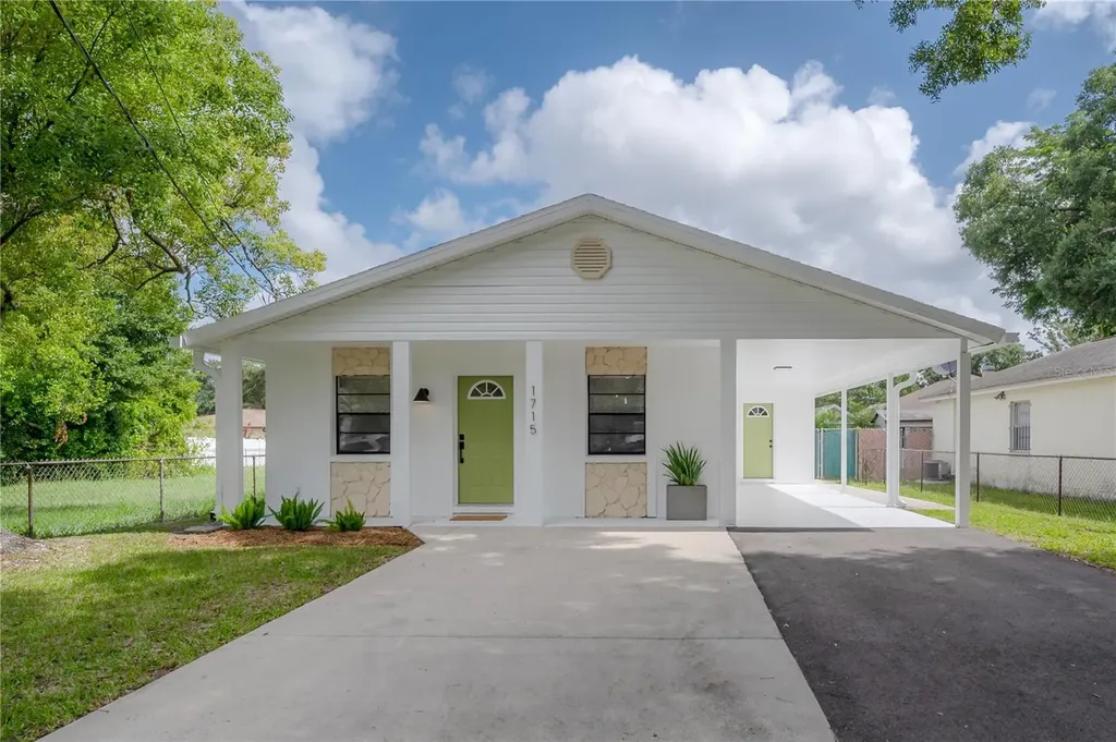 1715 W Cluster Avenue Tampa FL 33604