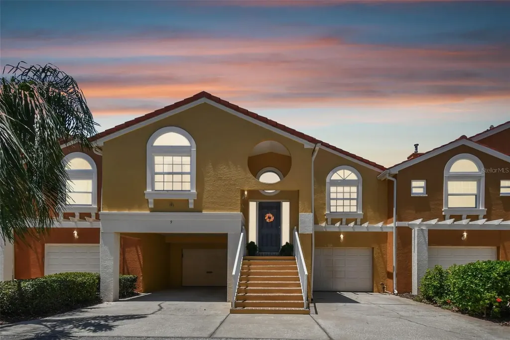 9 Lincoln Avenue S St Petersburg FL 33711