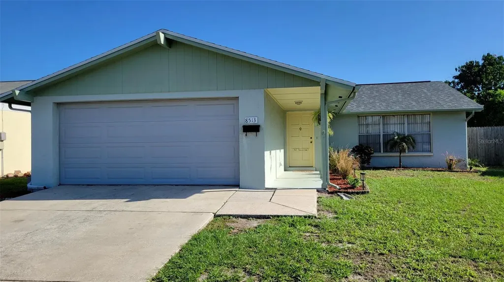 8513 Woodhurst Drive Tampa FL 33615